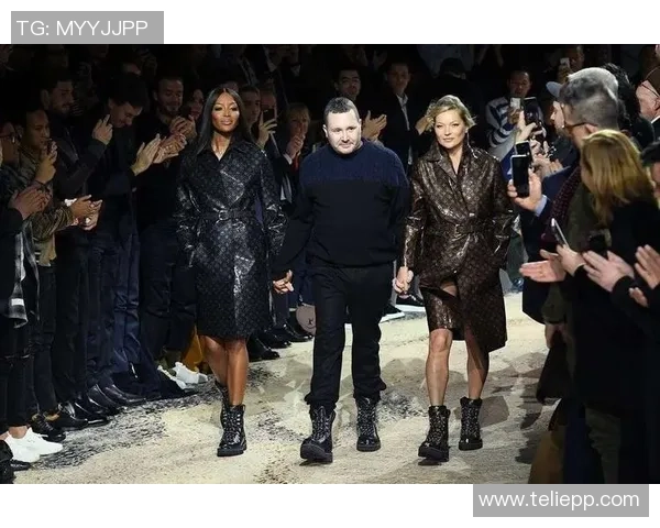 LV足球明星时尚穿搭揭秘引领潮流的运动风格与奢华结合 LV足球明星时尚穿搭揭秘引领潮流的运动风格与奢华结合